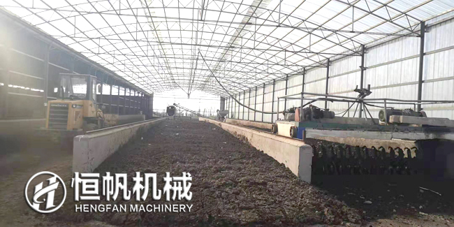 有機(jī)肥發(fā)酵過程中常見的問題與解決方法(圖1) 有機(jī)肥發(fā)酵現(xiàn)場