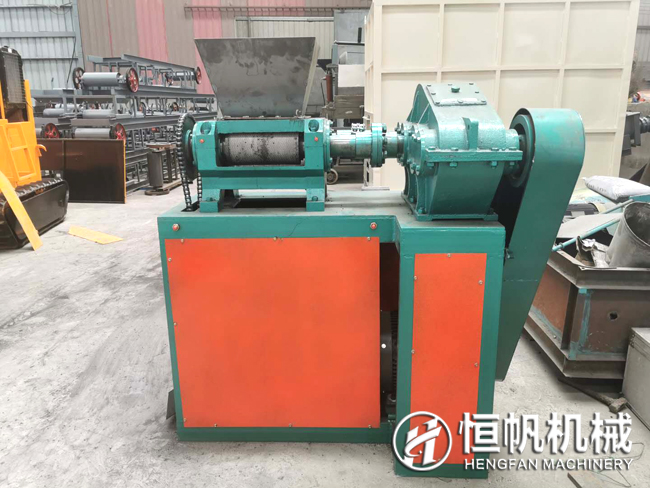 有機(jī)肥造粒機(jī)針對(duì)不同的原料進(jìn)行造粒需要具備什么條件?(圖3) 對(duì)輥擠壓造粒機(jī)