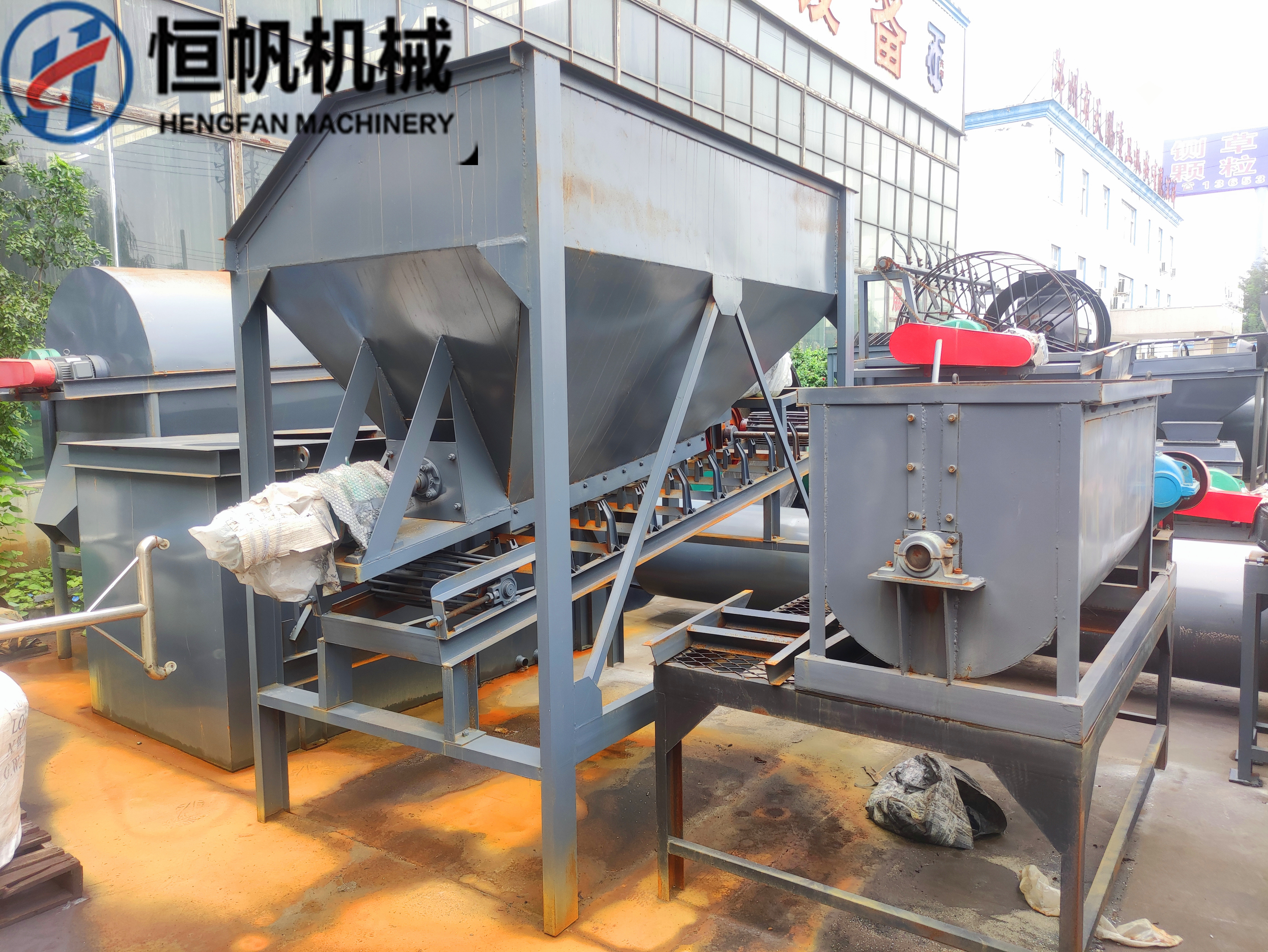 機(jī)肥生產(chǎn)設(shè)備一般要投多少錢?(圖1) 機(jī)肥生產(chǎn)設(shè)備一般要投多少錢?(圖1)